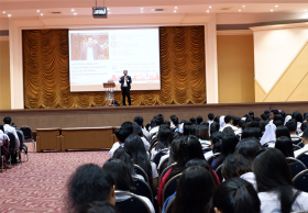 JOBBKK.COM ร่วมกิจกรรมปัจฉิมนิเทศ มรภ.สุราษฎร์ธานี เตรียมพร้อมนศ.ก้าวสู่อาชีพยุคไทยแลนด์ 4.0  กว่า 3,000 คน