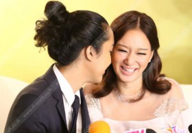 'เต็นท์-พลอย' ชื่นมื่นจูงมือวิวาห์ ดีใจท้อง 4 เดือน