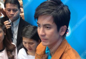 'ติ๊ก' เมินคนเม้าท์เสียบพรีเซ็นเตอร์แทน 'หมาก'