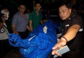 สื่อนอกเผย ตร.ไทยปล่อย 3 ชาวพม่า ผู้ต้องสงสัยฆ่าเปลือยชาวอังกฤษ