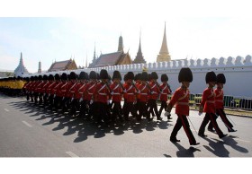 ปิดจราจรรอบพระบรมมหาราชวัง กองทัพไทย สวนสนามเฉลิมพระเกียรติ