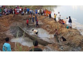 เจ้าอาวาสนิมิตเห็น! ขุดเจอเรือตะเคียนทองโบราณฝังลำน้ำยัง