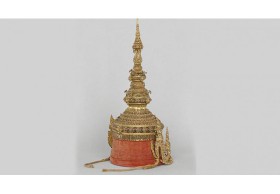 โจรบุกพิพิธภัณฑ์กรุงปารีส ฉก 'พระมหาพิชัยมงกุฎจำลอง'