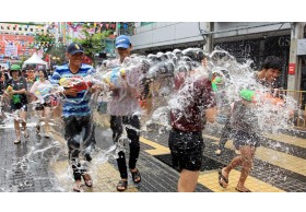 ฉลองความสุขสงกรานต์ แบงก์สำรอง 1.8 แสนล้านรอคนแห่ถอน