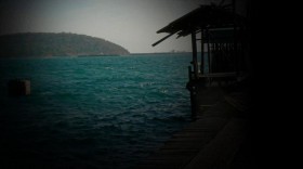 เรือใบล่มใกล้เกาะสีชัง!! ผจญคลื่นลมแรงในทะเล ยังไม่รู้ชะตากรรม