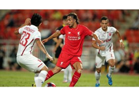 ได้ใจเดอะค็อป! 'หงส์แดง' ถล่ม 'ทรู ออลสตาร์' 4-0