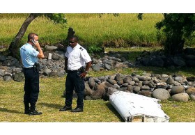 ฝรั่งเศสยัน พบซากเครื่องบินปริศนาที่เกาะเรอูนียง ไม่ฟันธงเป็น MH370