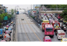 คนแถวไหนก็ต้องอ่าน 9 วิธีเอาตัวรอดรถติดหนึบนรก หลังทุบสะพานข้ามแยกเกษตร