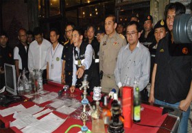 ตรวจ 2 ผับดัง ซ.มหาดไทย แจ้ง 4 ข้อหา สั่งปิด 1 ร้านพฤติการณ์ฝ่าฝืน
