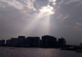 คนไทยแห่แชร์ภาพปรากฏการณ์ธรรมชาติท้องฟ้า ในวันสวรรคต