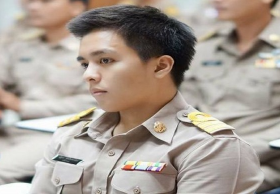 เปิดประวัติ 'ปลัดหนุ่มหล่อโสด' ที่กำลังดังในโซเซียล