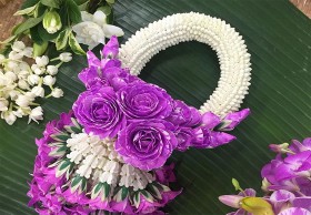 ขายพวงมาลัยออนไลน์ รับหลักแสนต่อเดือน ดารา-เซเลบ แห่อุดหนุน 